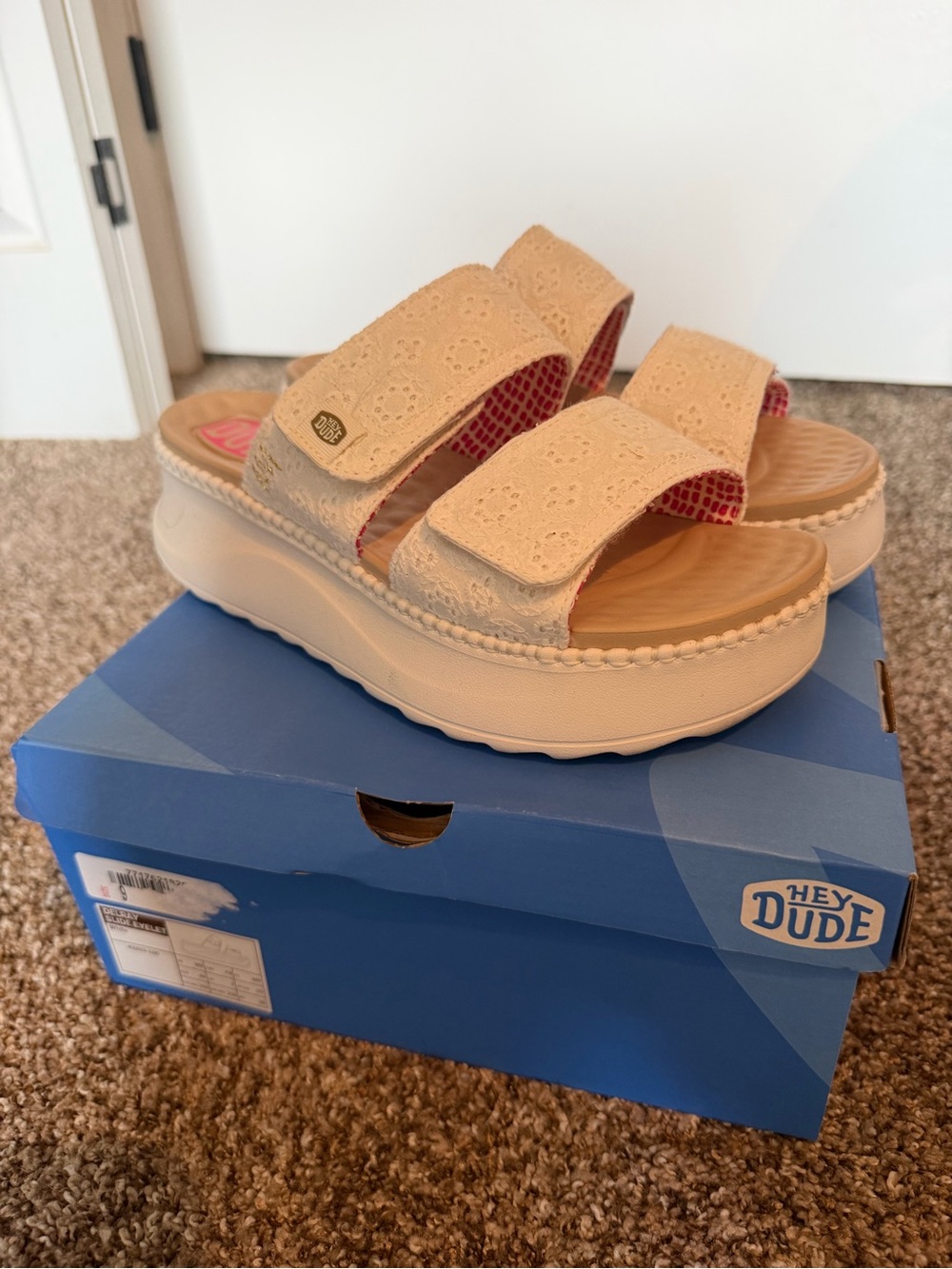 Hey Dude Women's white Dual-Strap Platform Sandals size 9